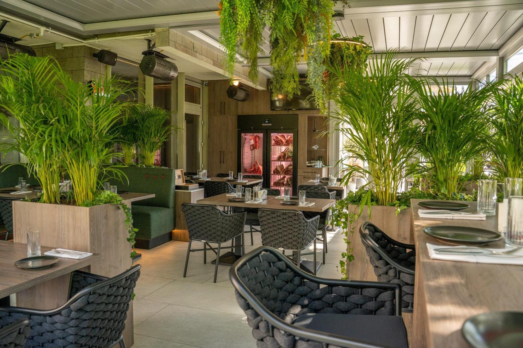 Exclusive Hotel & More Sibiu Bagian luar foto