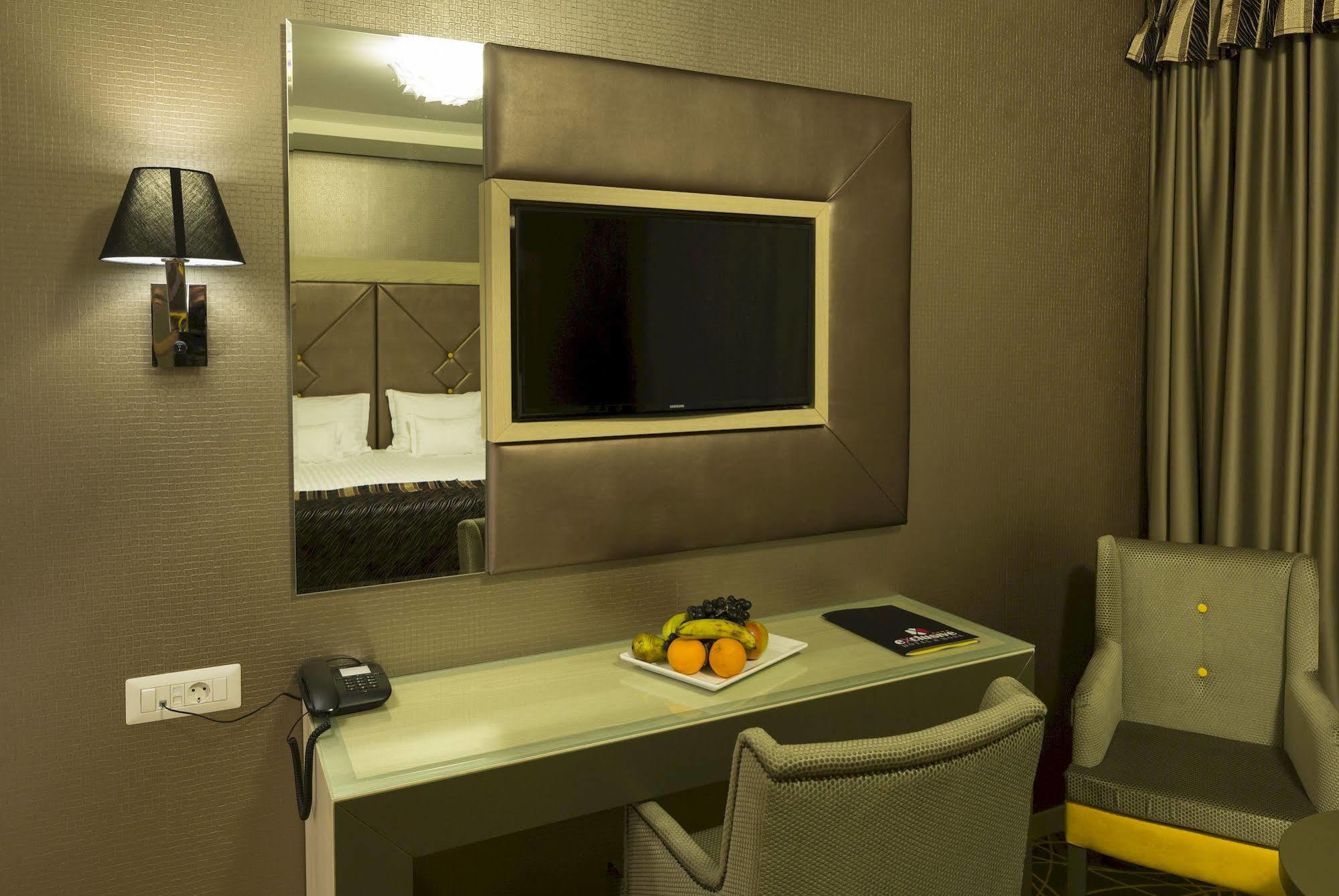Exclusive Hotel & More Sibiu Bagian luar foto