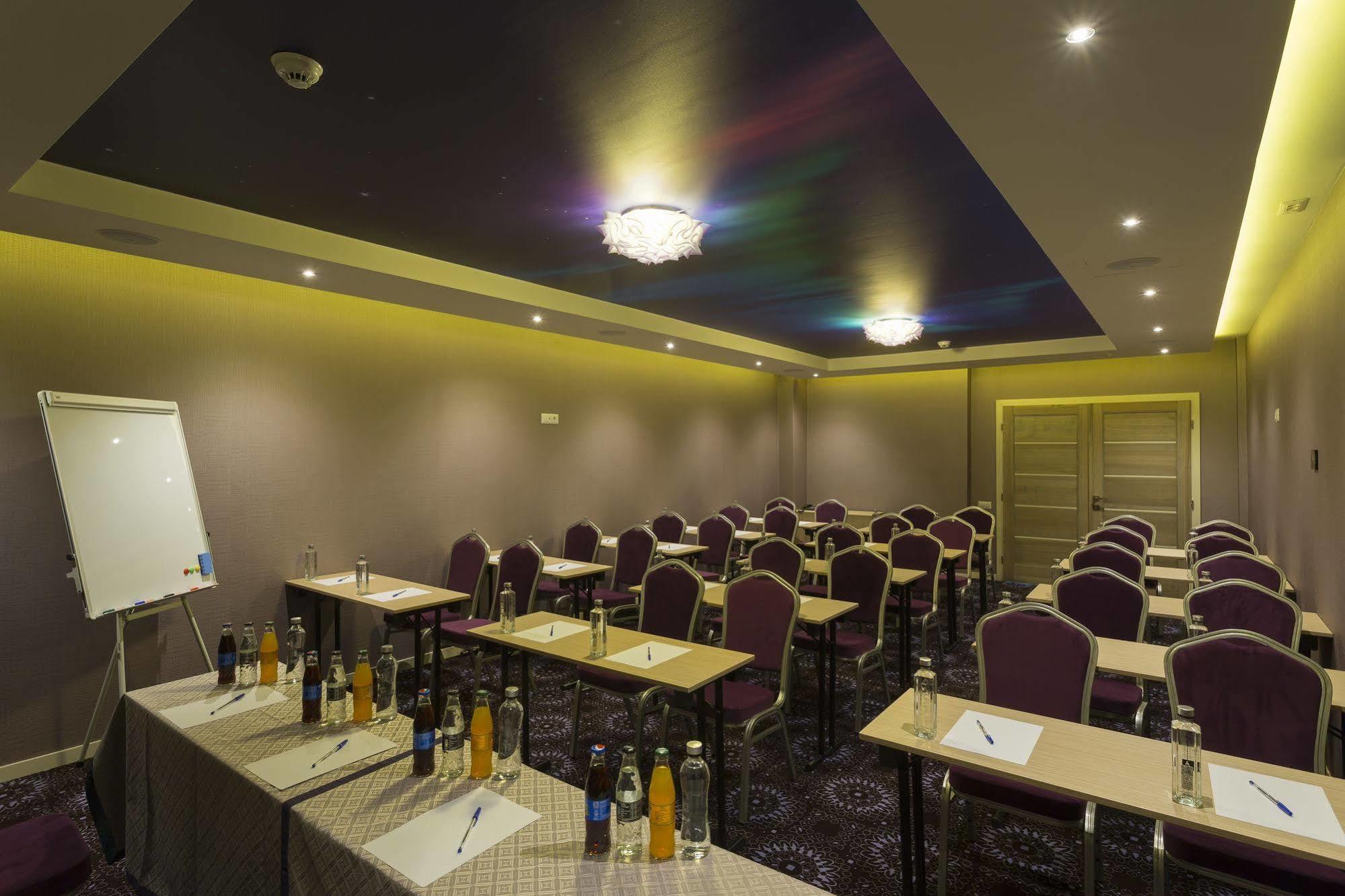 Exclusive Hotel & More Sibiu Bagian luar foto